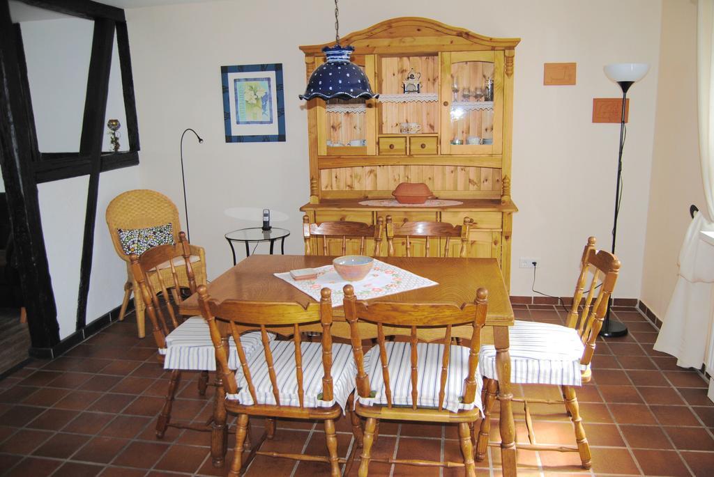 Romantik Ferienhaus 1854 Elpe Bilik gambar